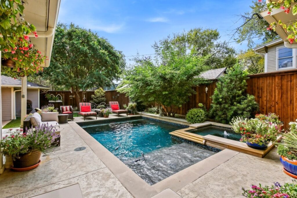 Build a Backyard Oasis for Entertaining